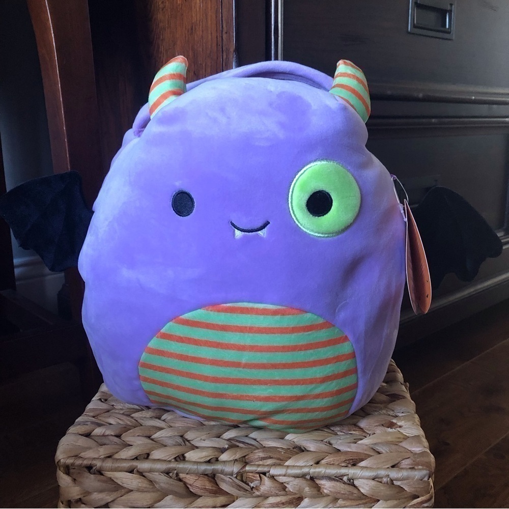 Squishmallows: Halloween Treat Pail: Blaze monster bat